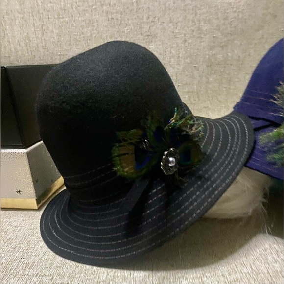 🦚ñCallanan American estyle hat(NWT)
Structured Brim Cloche with Bow Accent🦚#MI - Picture 4 of 10